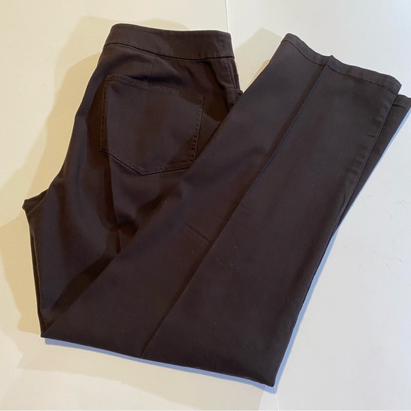 Eileen Fisher SZ S, stretch jeans in dark chocolate brown, EUC, lightweight nice - Picture 6 of 10
